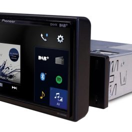 Pioneer SPH-EVO62DAB 6,8" + 1-DIN installation kit